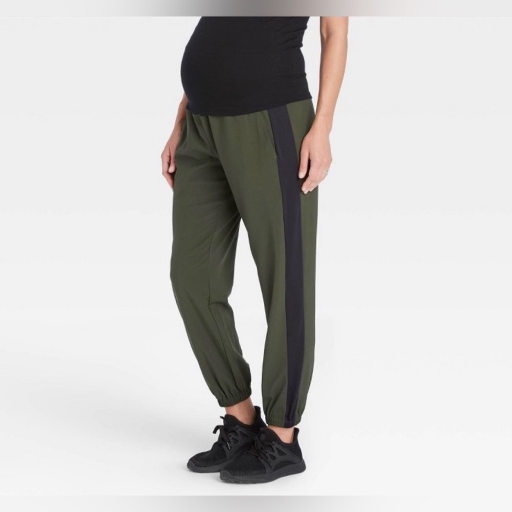 Isabel Maternity by Ingrid & Isabel Maternity Joggers Size Large